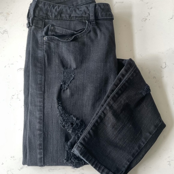 Guess 1981 Skinny Distressed Jean in Black Acid Wash - Picture 1 of 4